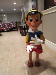 Pinocchio Marionette Doll Disney Bob Barker No.139/200